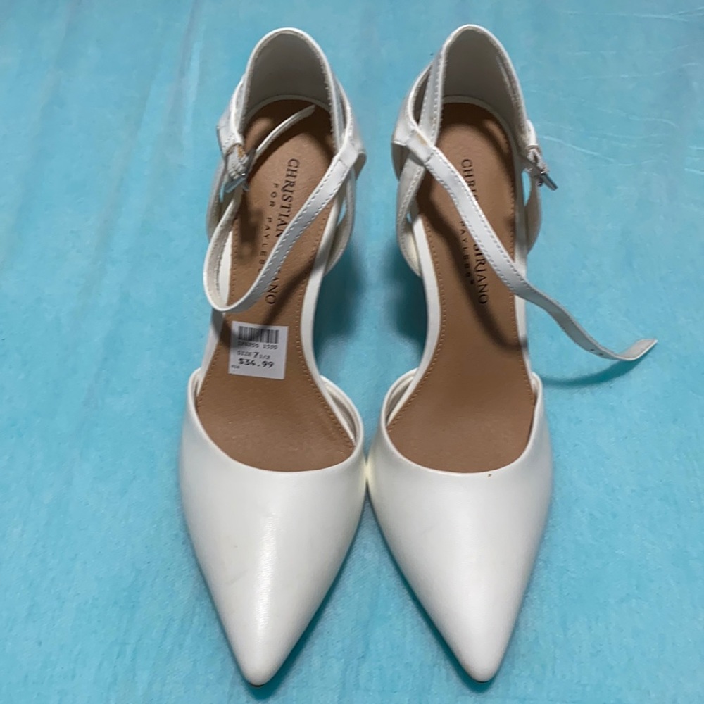 White women’s heels size 7 1/2